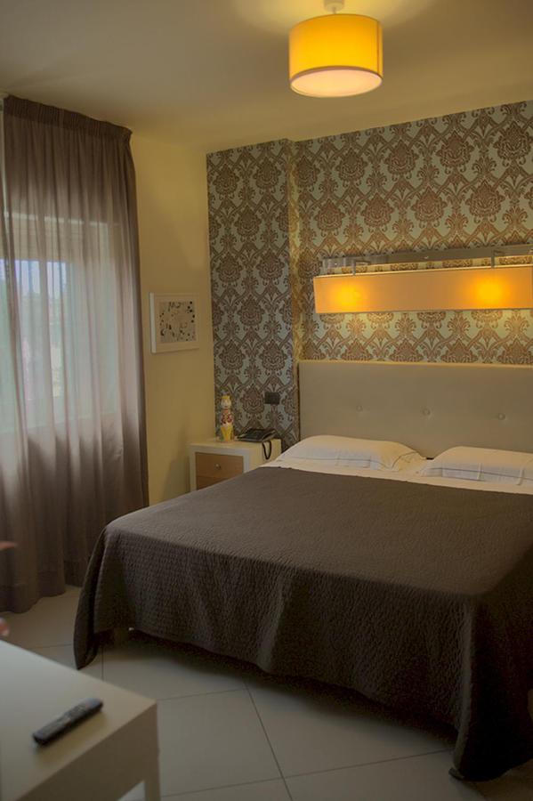 4 Hotel