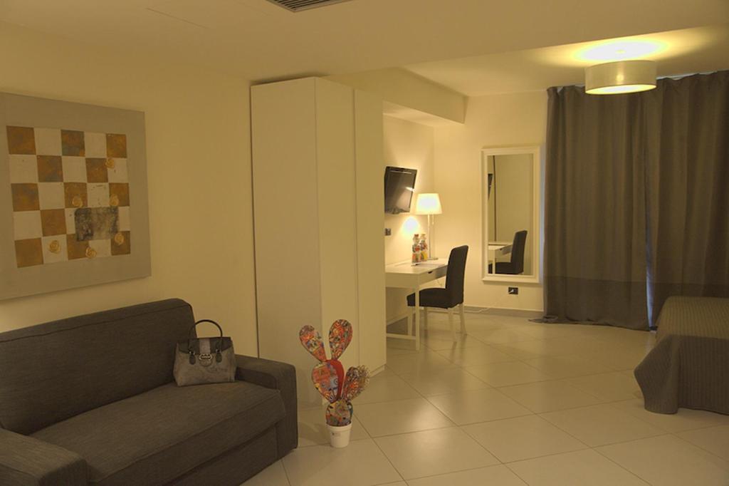 4 Hotel 4*