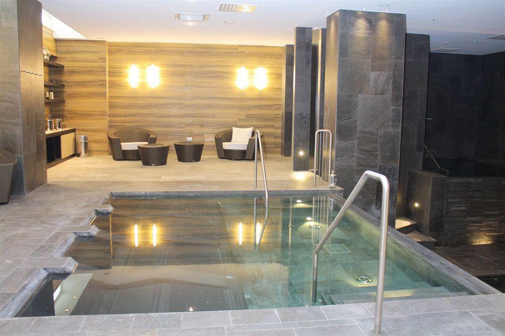 Hotel 4 4*