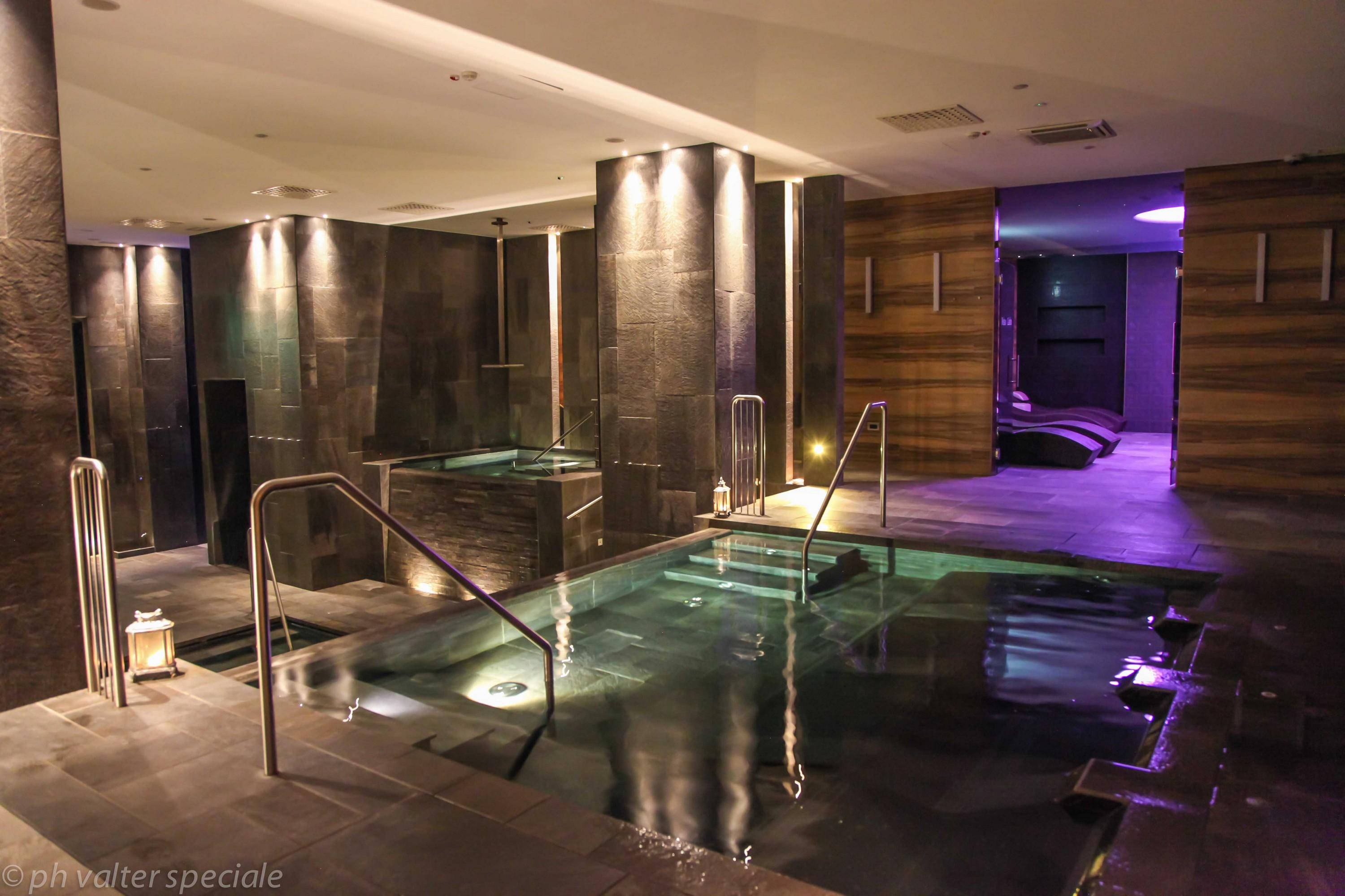 Hotel 4 4*